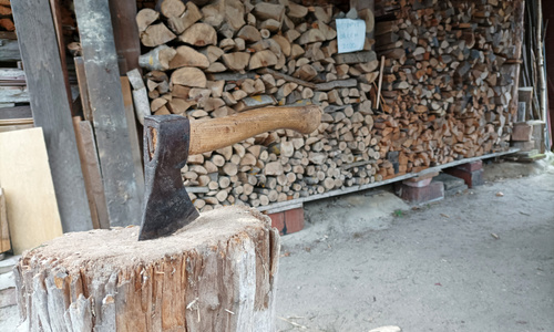 Jak se skládá dřevo?