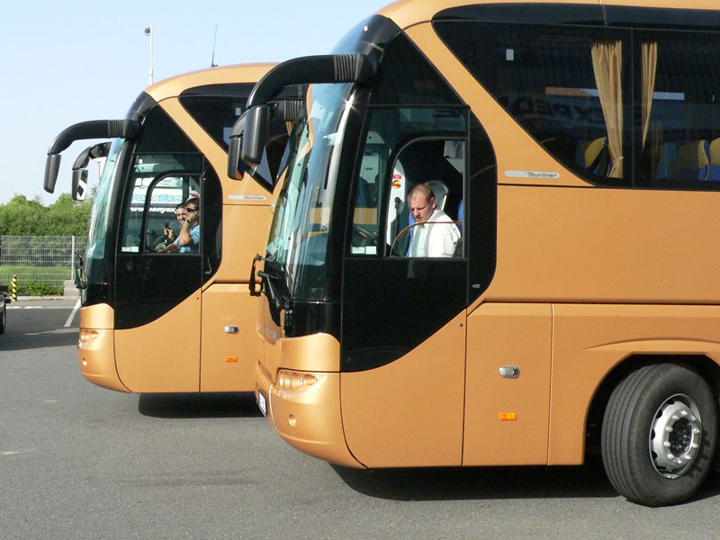 Autobus Neoplan Tourliner