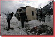 Gasherbrum I., basecamp pkistnsk armdy, havarovan vrctulnk na ledovci 
