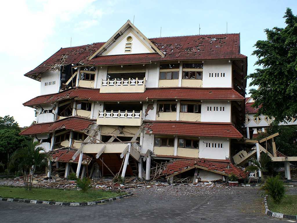 Indonsie, Jva, vesnice Pacing po zemtesen