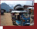 Laos, odjezd tuk-tukem na tubing