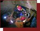        Video vyprv o nejvt speleologick zchrann akci, 8.  13. dubna 2007 v jeskyni Piaggia Bella v Itlii. Zachycuje poslednch 96 hodin, a to, co nsledovalo ped a bhem nehody.  