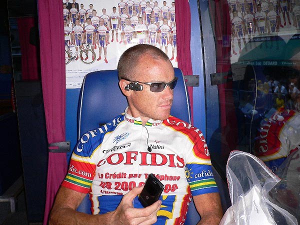 Tour de France, brle Oakley s bluetooth