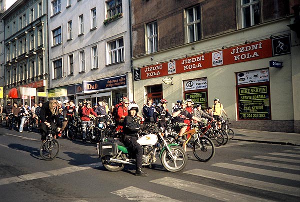 Praha, manifestan cyklojzda, 19.5.2005