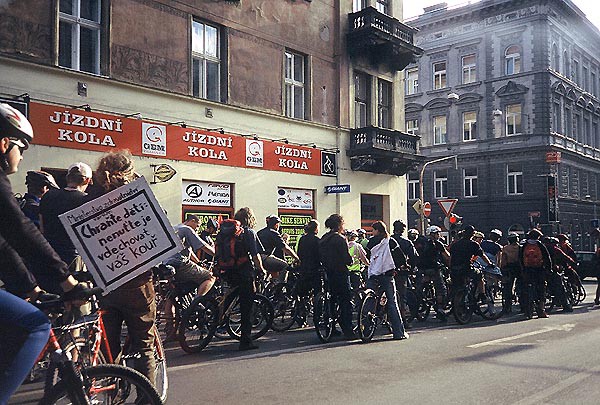 Praha, manifestan cyklojzda, 19.5.2005