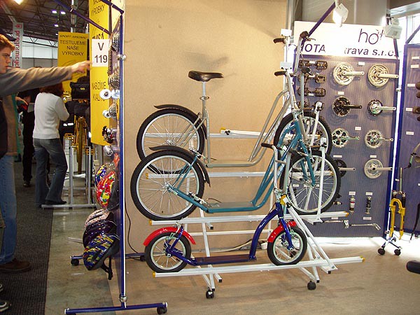 Sport Life 2004, expozice kol a cyklistickho vybaven