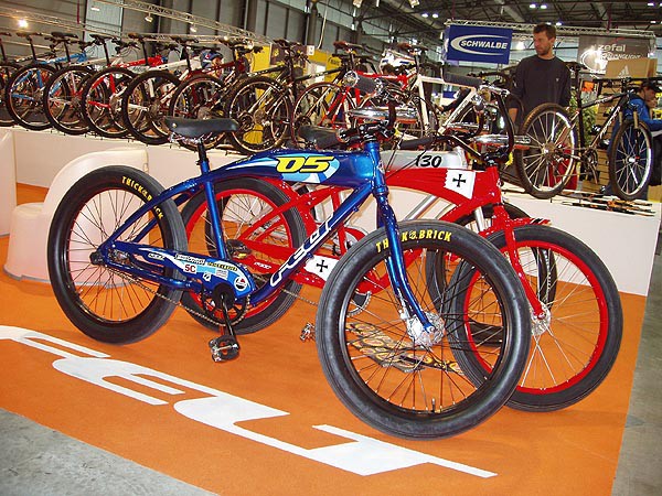 Sport Life 2004, expozice kol a cyklistickho vybaven