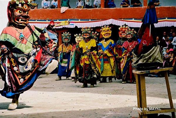 Tibet, tanec lm