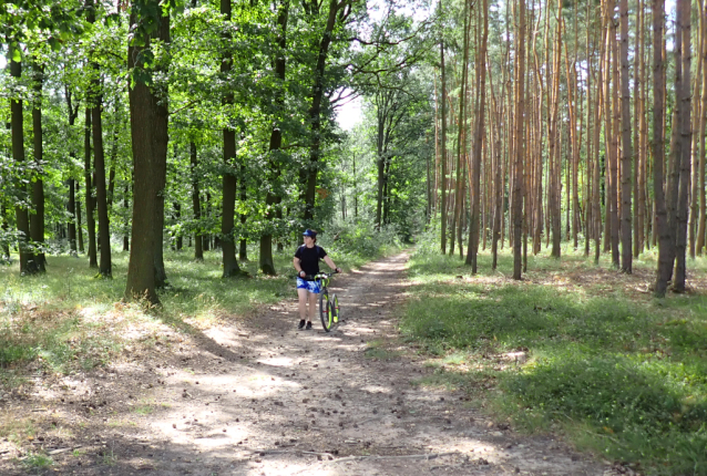 Přes Říp na pískovnu Račice a k Hořínskému kanálu na koloběžkách