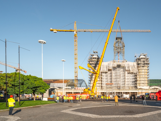 Průmyslový palác na Holešovickém výstavišti obnovil hodinovou věž