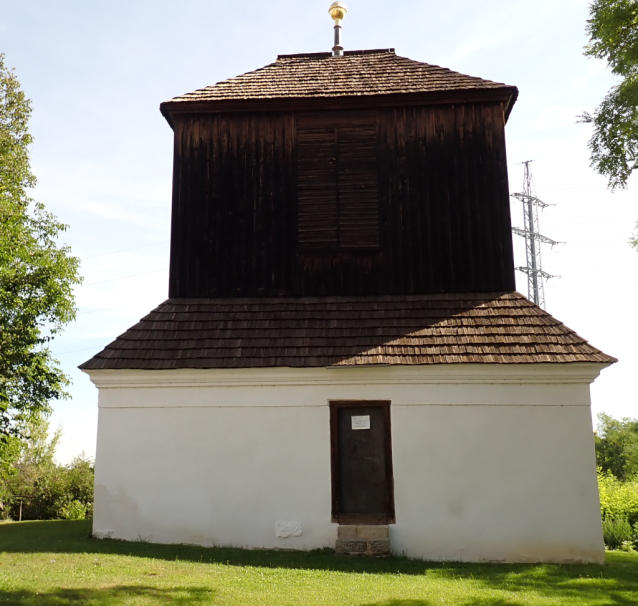 Přes Říp na pískovnu Račice a k Hořínskému kanálu na koloběžkách