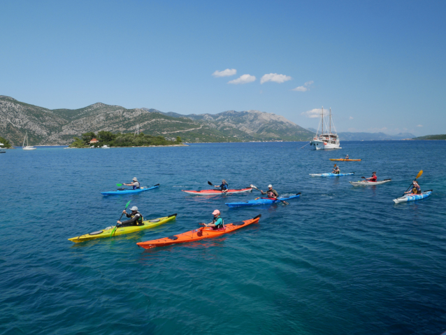 Lodiloď v Chorvatsku: lodní deník na mořském kajaku