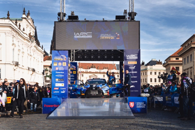 Středoevropská rallye: zrádný asfalt v Praze a na Šumavě