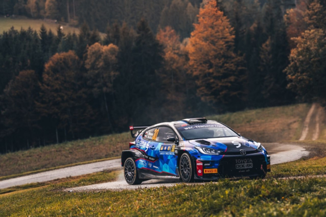 Středoevropská rallye: zrádný asfalt v Praze a na Šumavě