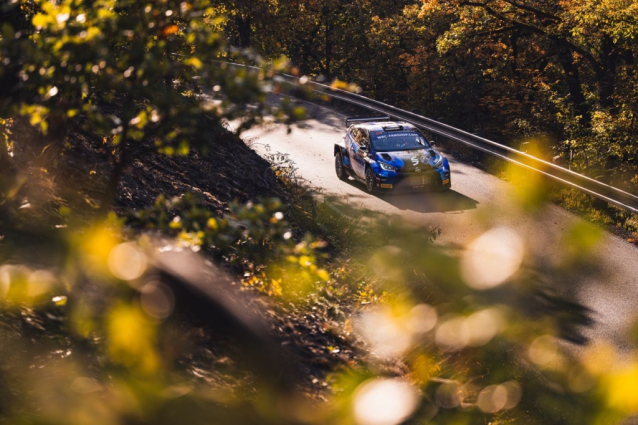 Středoevropská rallye: zrádný asfalt v Praze a na Šumavě