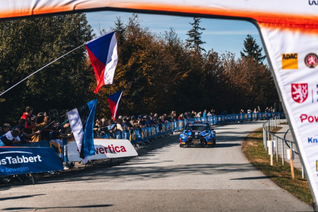 Středoevropská rallye: zrádný asfalt v Praze a na Šumavě