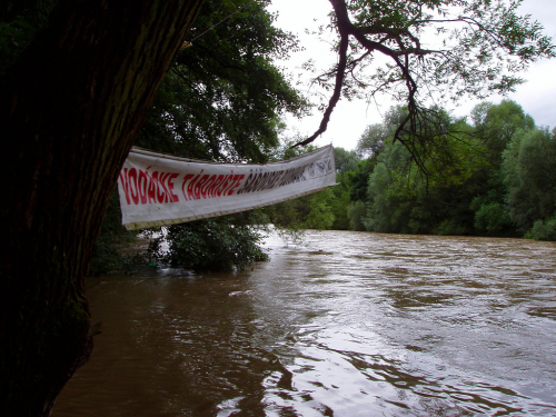 Kemp Šášovské Podhradie za velké vody. Kemp Šášovské Podhradie za velké vody.