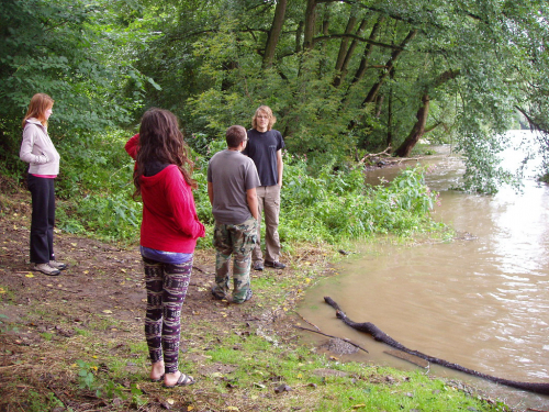 Šášovské Podhradie: Tady byly dvě kanoe, než nám je Hron vzal! Šášovské Podhradie: Tady byly dvě kanoe, než nám je Hron vzal!