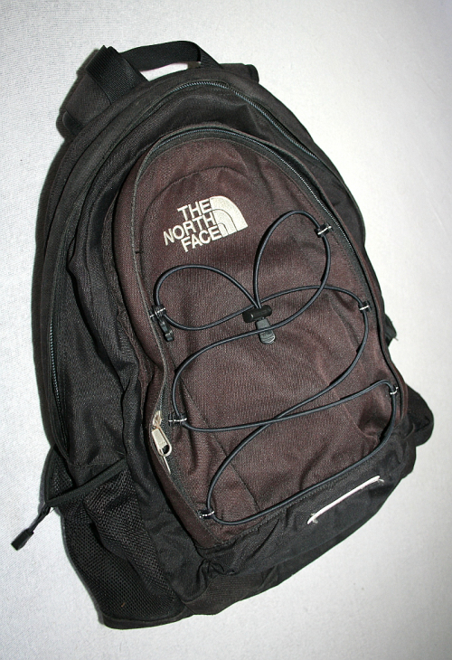Batoh The North Face Jester po deseti letech každodenního používání. Batoh The North Face Jester.
