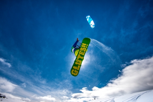 Snowkite. Island / Iceland snowkite.