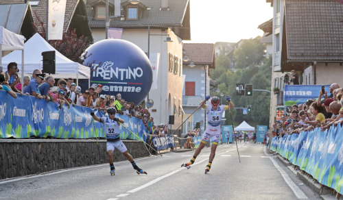 Kolečkové lyže ve Val di Fiemme.