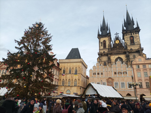 Vánoce: Staroměstské náměstí v Praze.