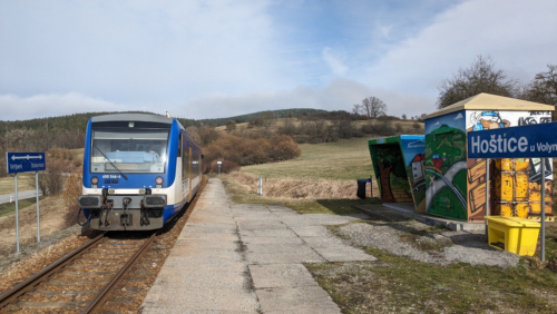 Hoštice u Volyně, vlak.